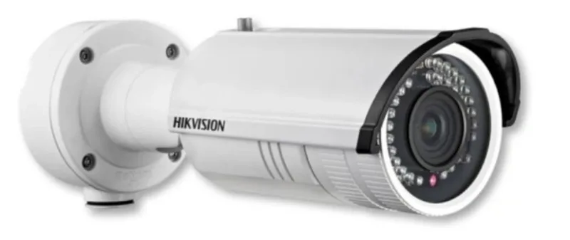 IP-видеокамера Hikvision DS-2CD4238FWD-IS, объектив 2,8-12 mm